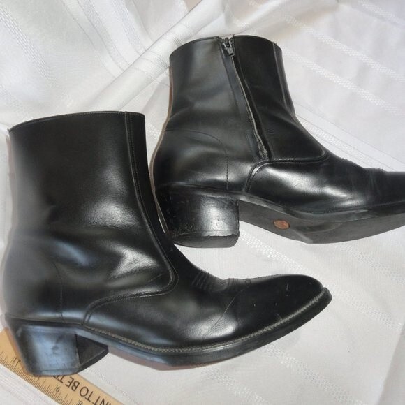 Laredo Western Boots 9" Tall, Size 10 Wide Rounded Toe - Picture 2 of 8